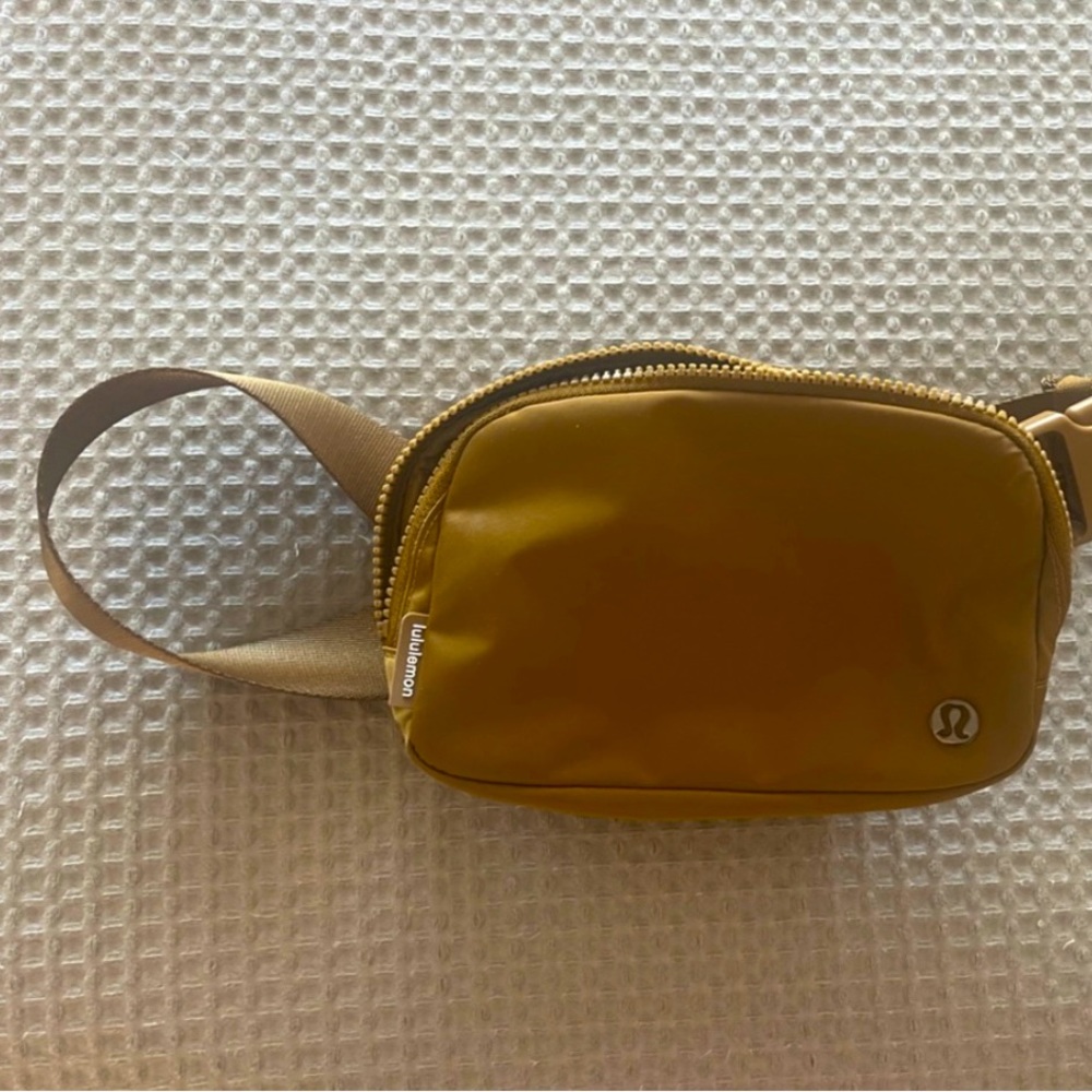Lululemon Fanny pack